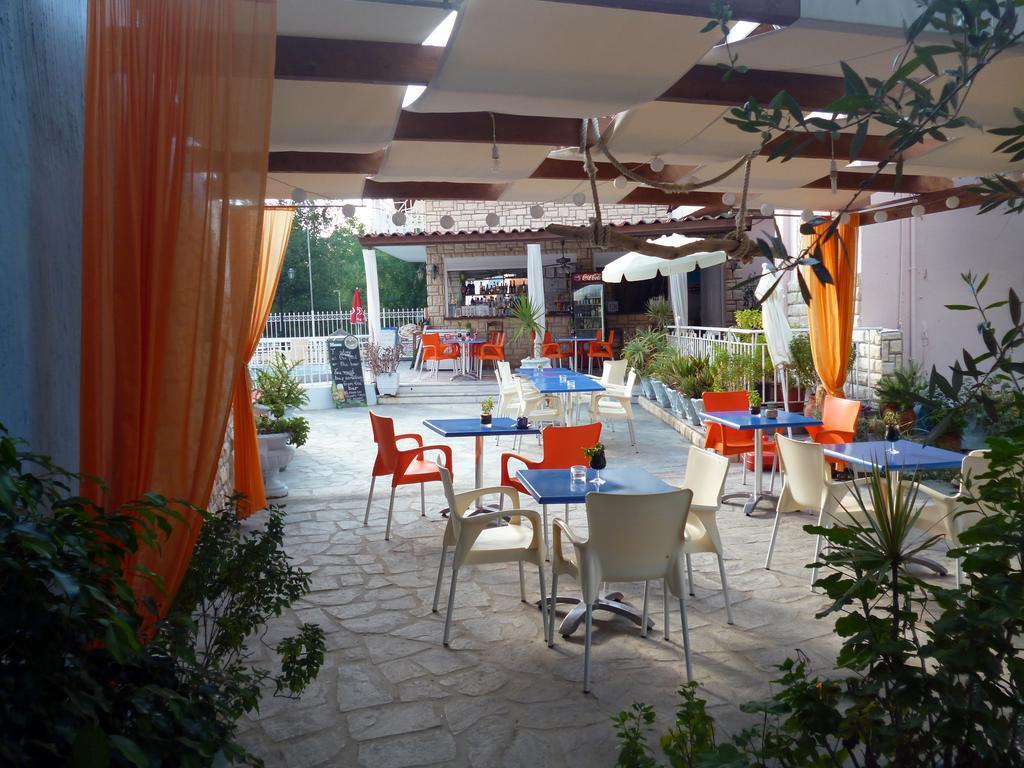 Tsolakis Studios & Apartments 라가나스 외부 사진