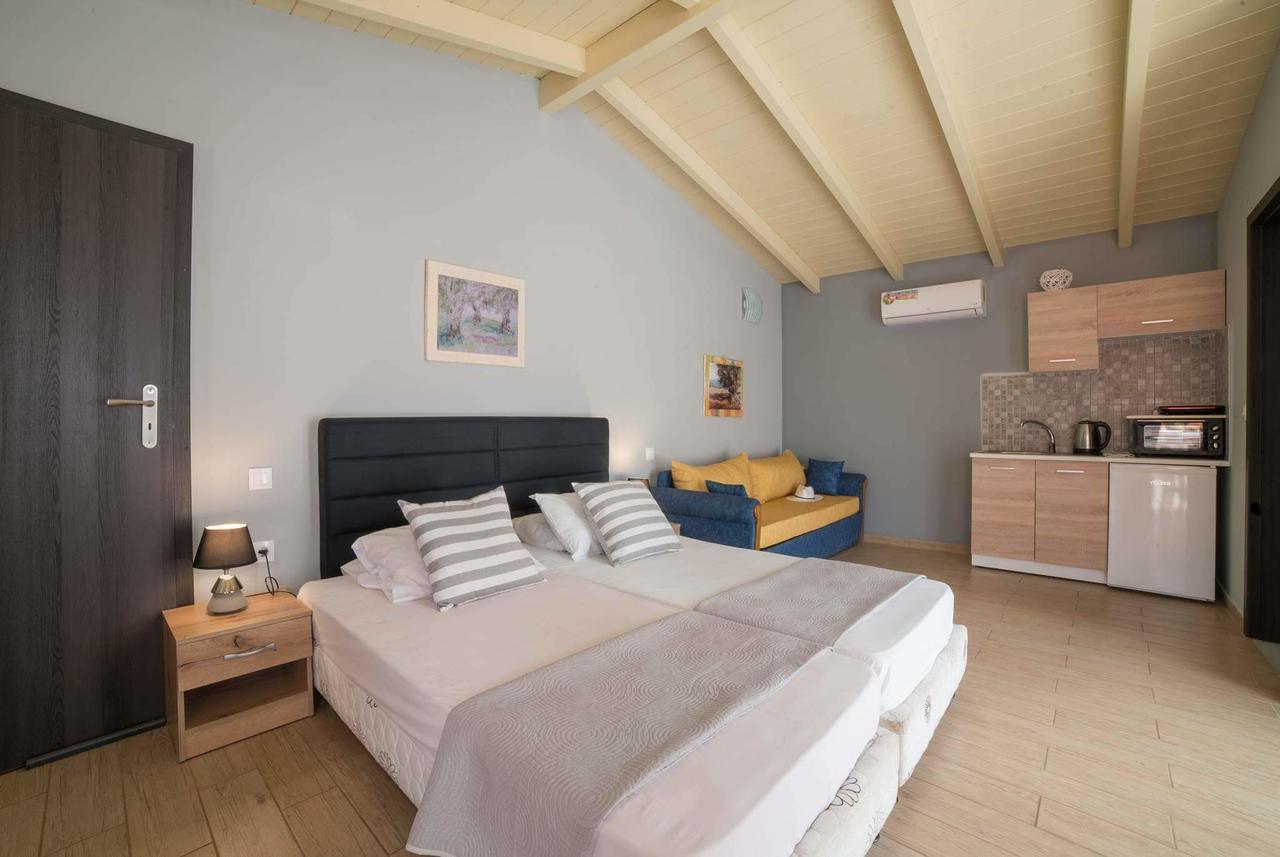 Tsolakis Studios & Apartments 라가나스 외부 사진